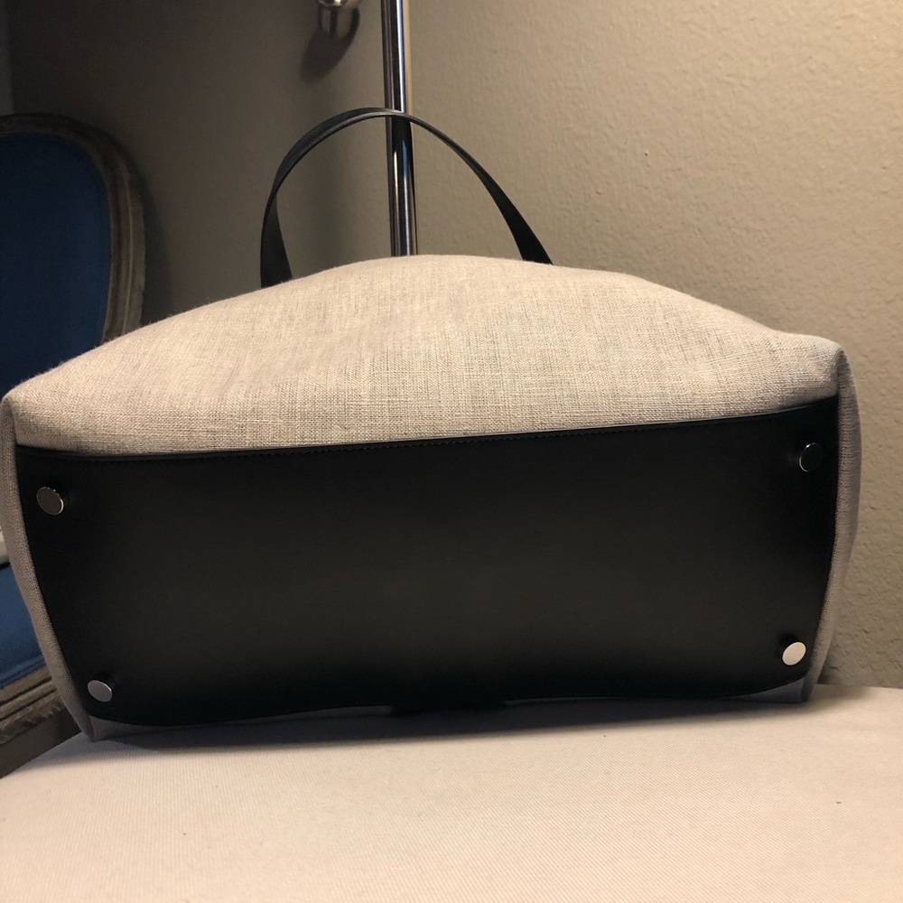 Vince Linen Python Embosses Tote - Picture 3 of 3